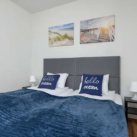 Dom wakacyjny Lana 6 Bedrooms With Parking And Terrace Near The In By Renters *