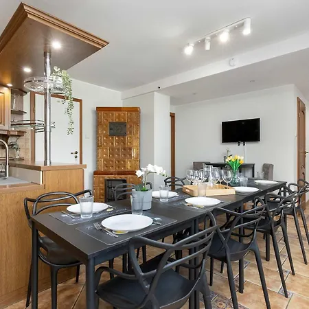 Holiday home Lana 6 Bedrooms With Parking And Terrace Near The In By Renters Sopot