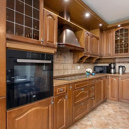 Lana 6 Bedrooms With Parking And Terrace Near The In By Renters Dom wakacyjny *