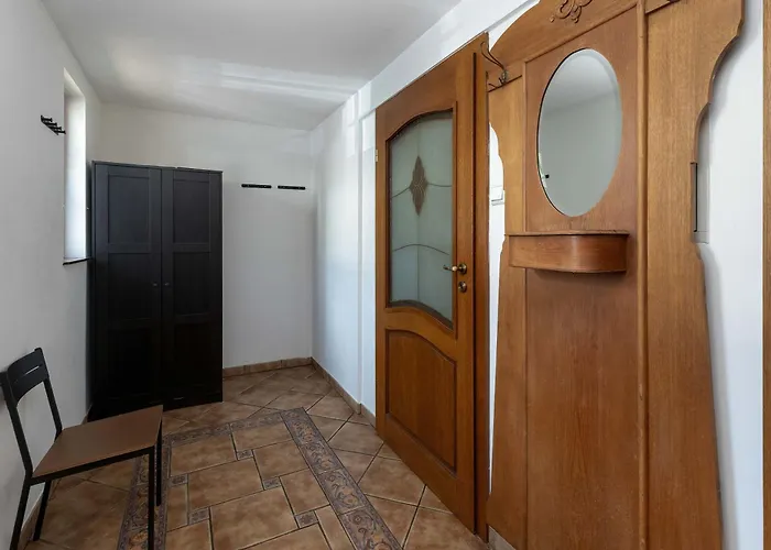 Lana 6 Bedrooms With Parking And Terrace Near The In By Renters