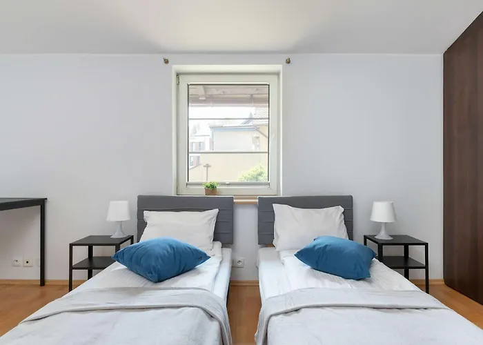 Lana 6 Bedrooms With Parking And Terrace Near The In By Renters Ferienhaus