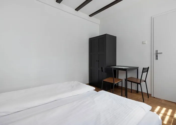 Lana 6 Bedrooms With Parking And Terrace Near The In By Renters