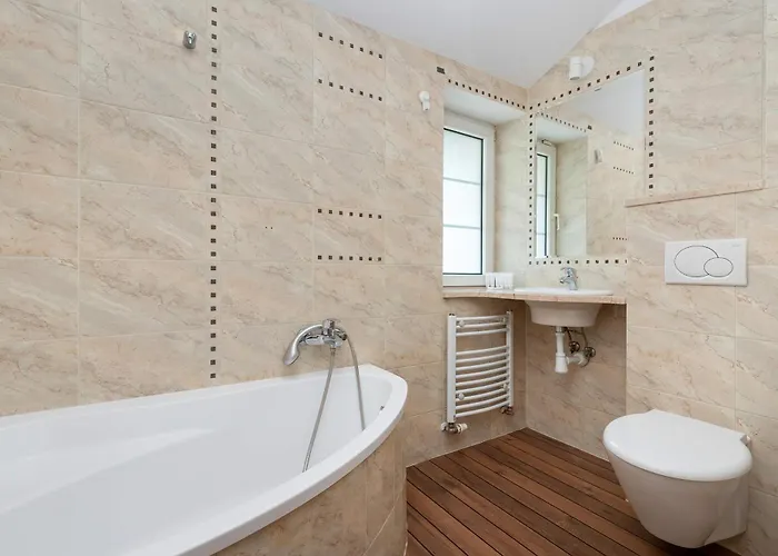 Lana 6 Bedrooms With Parking And Terrace Near The In By Renters Ferienhaus