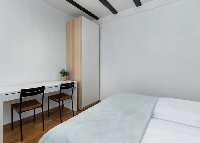 Ferienhaus Lana 6 Bedrooms With Parking And Terrace Near The In By Renters