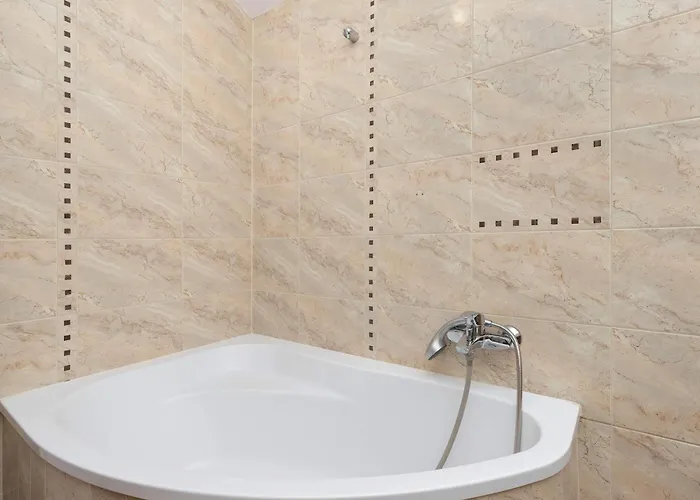 Lana 6 Bedrooms With Parking And Terrace Near The In By Renters Ferienhaus *