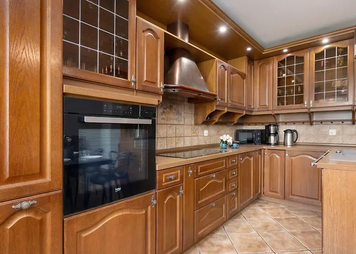 Lana 6 Bedrooms With Parking And Terrace Near The In By Renters Ferienhaus *